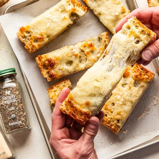 Simply Organic Pure Egyptian Basil Leaf, 0.54 Ounce Bottle, Cut and Sifted, Herbaceous and Aromatic, Popular on Pizza, Kosher